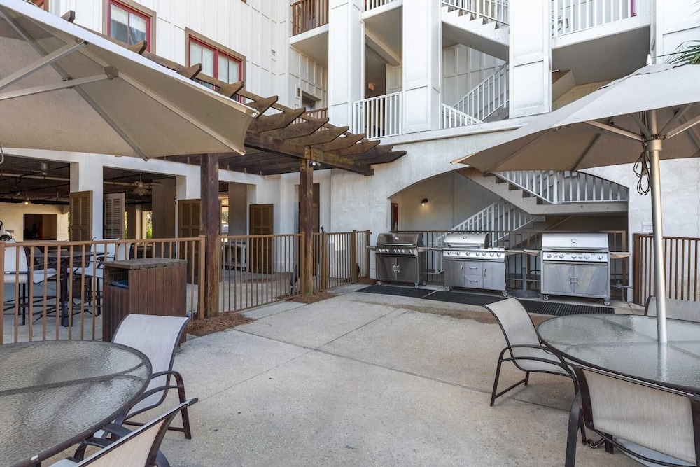 Salty Air & Blue Mountain Flair 3BR Condo w/ Pool, Balcony & Beach Access!