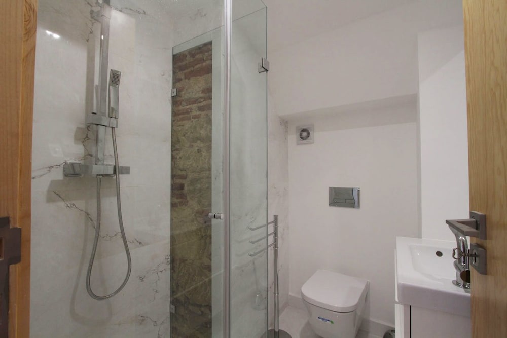 A new Studio Apartment With Amazing Views of the River Tagus