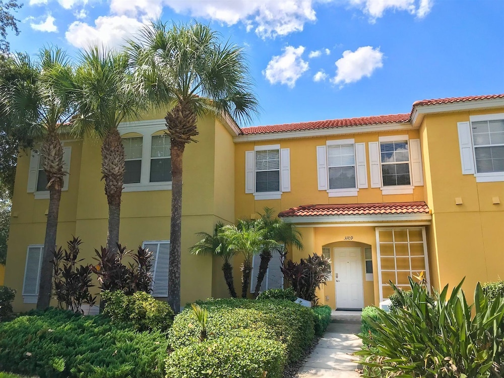 Private Screened Splash Pool Overlooking Tranquil Lake Right Beside Disney World by Florida Dream Homes view 3