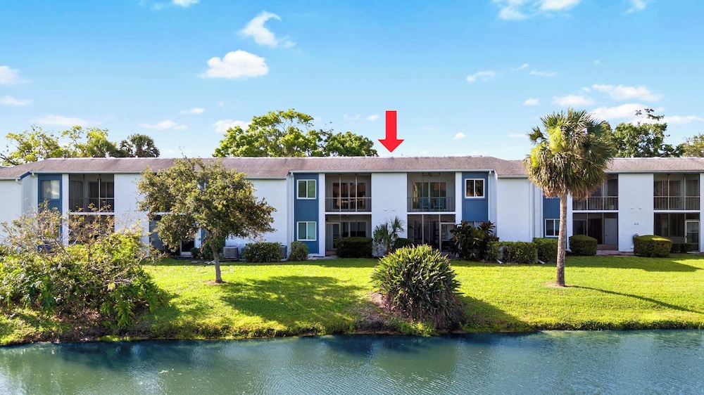 Modern Lakeside Condo 2 Bed, 2 Bath Oldsmar, FL
