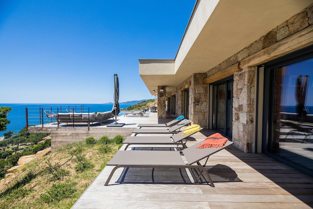 Architect Villaproperty Sea View Close to the Beaches