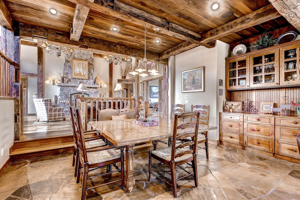 Ski Bridge Lodge - Ski In / Ski Out