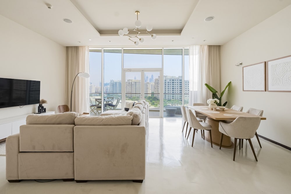 Tiara Residences Stay on the Beach 2 Beds