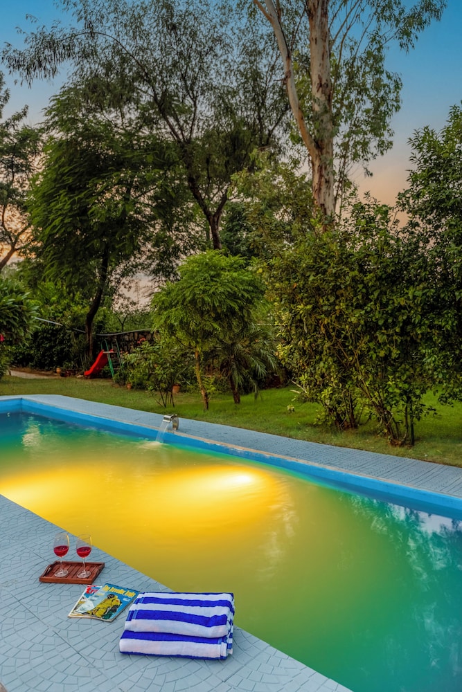 Alaya Stays 3 BHK with Pvt Pool-Daffodil