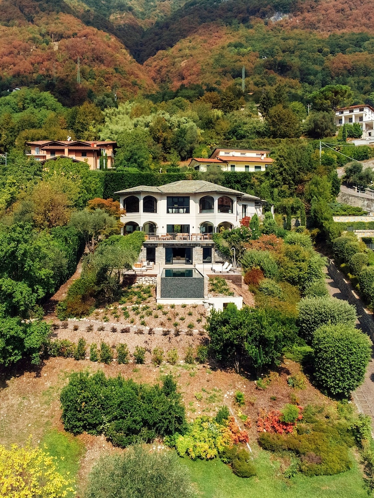 Carefree Retreat With Panoramic Views of Lake Como
