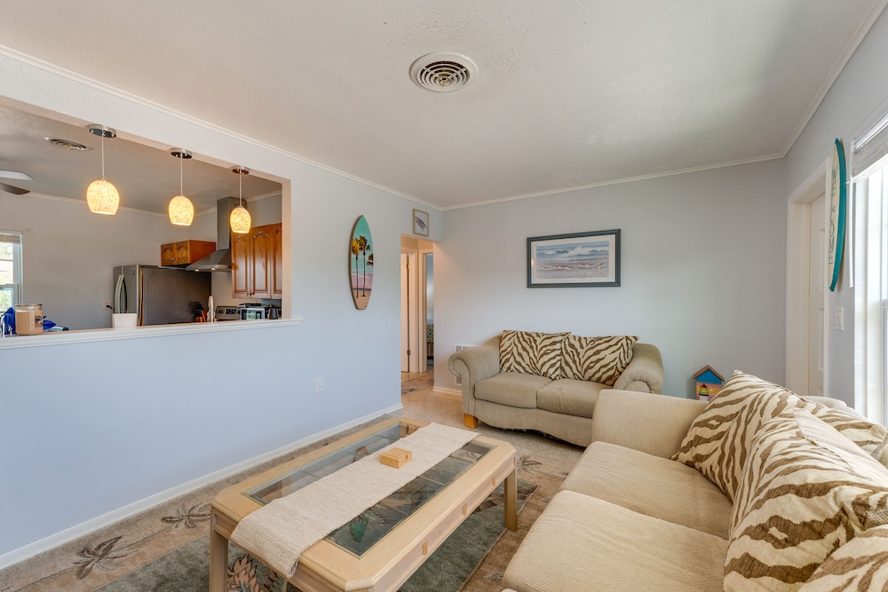 Pet-friendly Venice Vacation Rental, 3 Mi to Beach