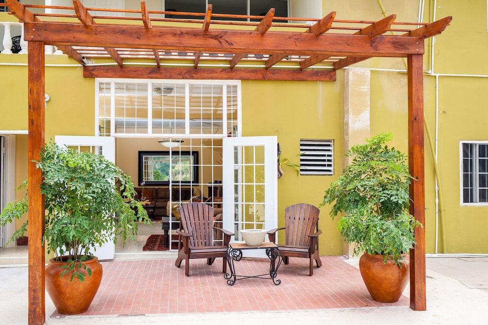 Skyview Manor Guest Apartments