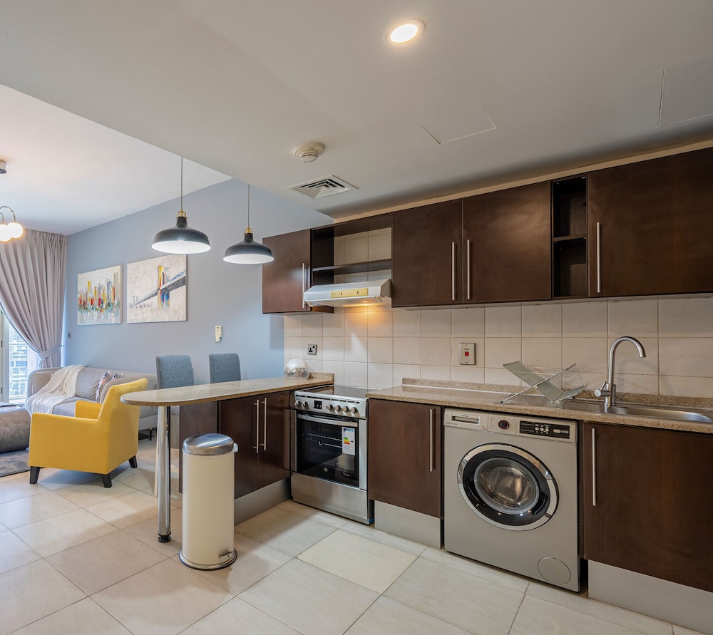 Marco Polo - Striking Lake Views at JLT | 1 BR | 2 Balconies