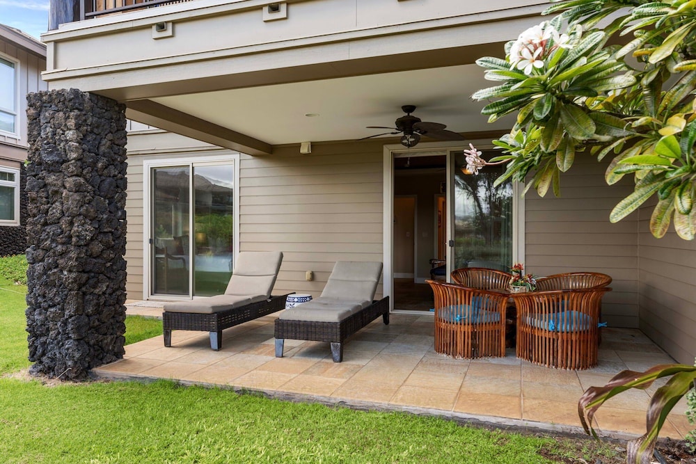 Private Beach Access Includes Concierge Outdoor Spacious Lanai!