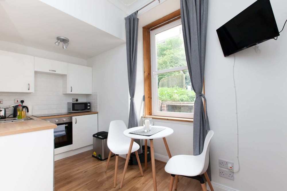 Charming and Comfortable Studio Flat in Edinburgh
