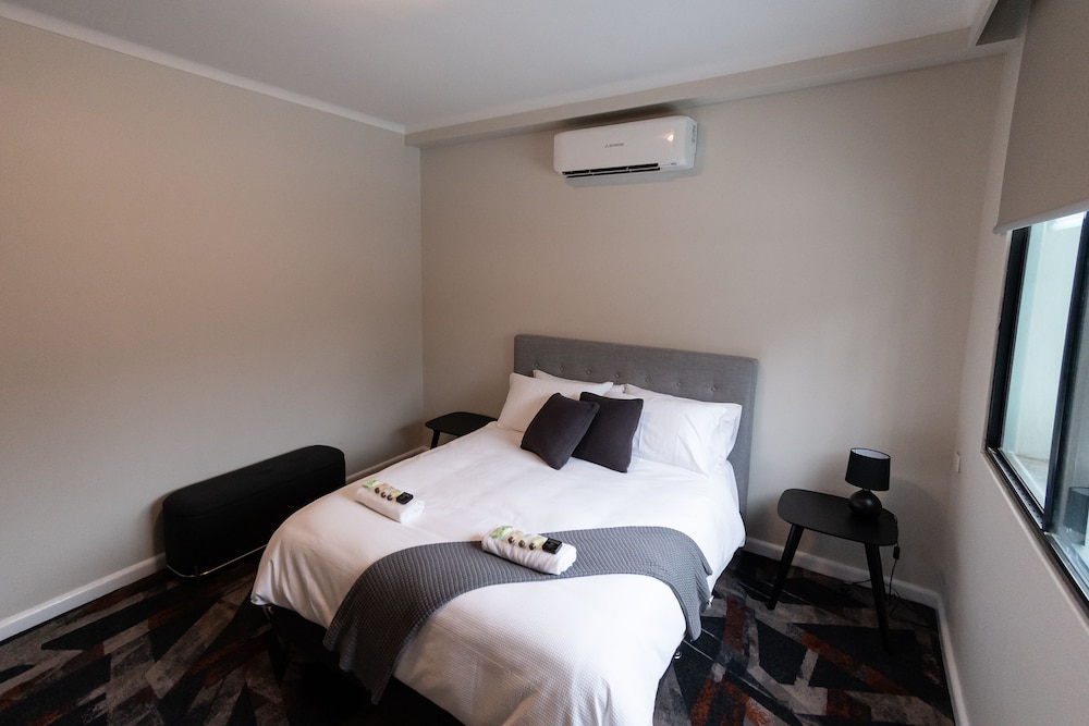 Harp Hotel