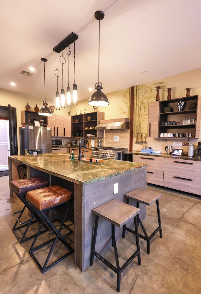 Bamboo Loft 6BR