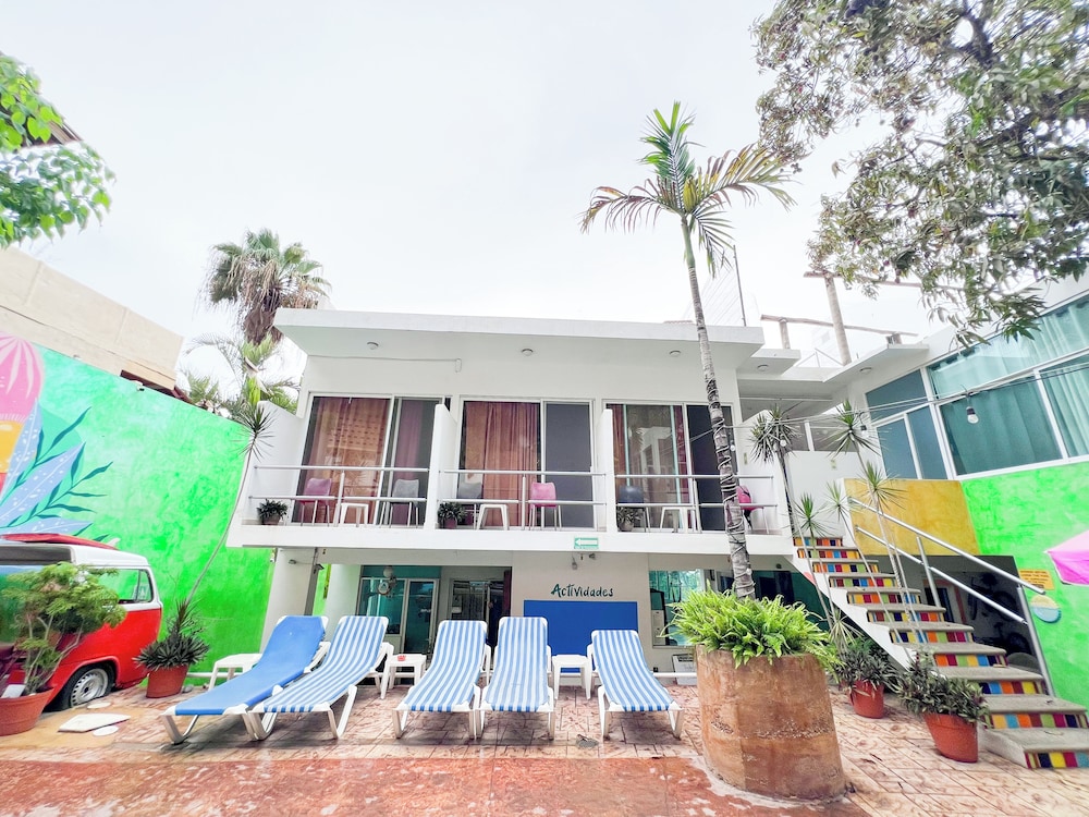 ITH Sayulita Amazing Surf Hostel