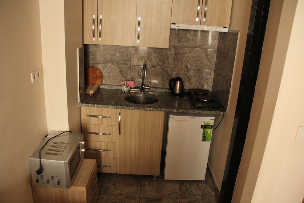 Jasmine Daire - Image 33