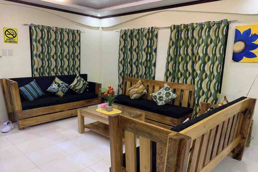 Michael's Homestay - Farm Villa near Patar Beach & Bolinao Falls