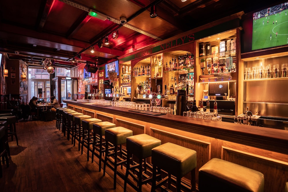 Durty Nelly's - Hostel