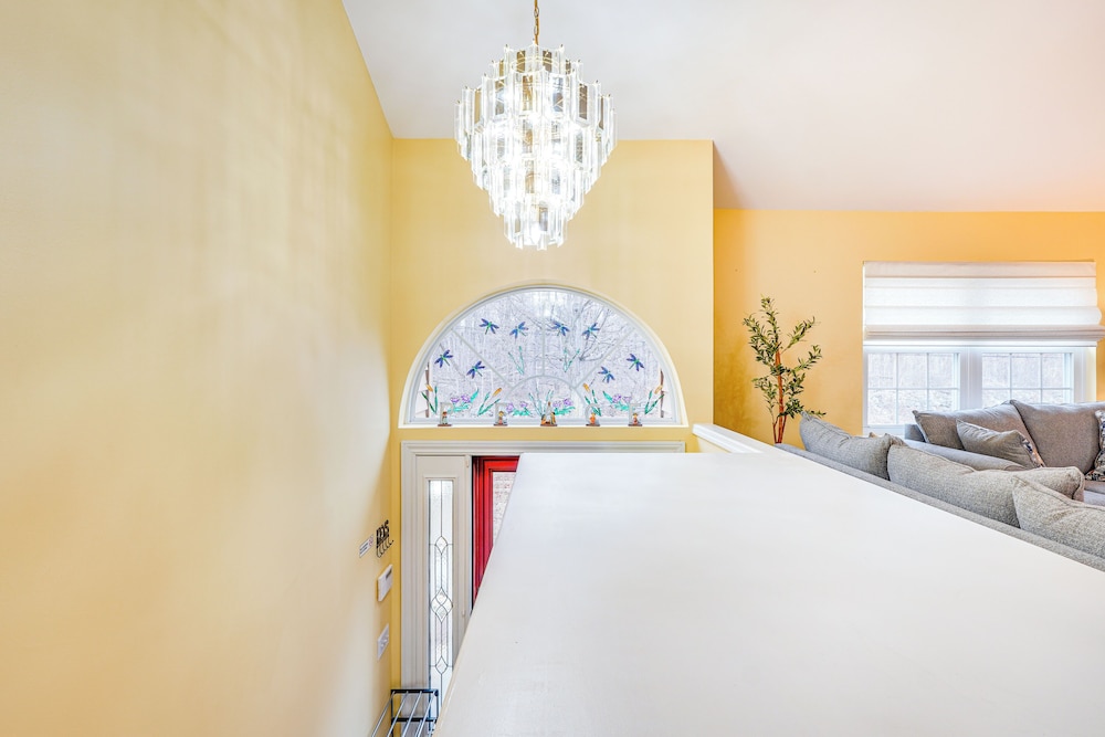 4 Mi to Hudson River: Cozy Newburgh Home!