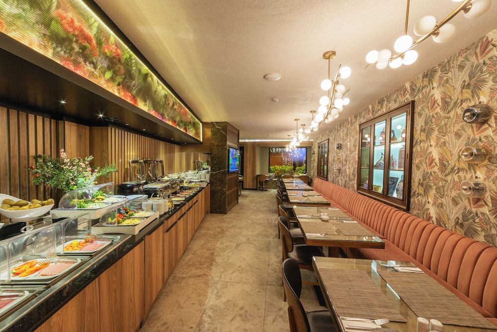 Ayramin Deluxe Hotel - Image 24