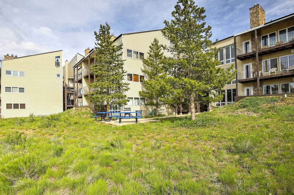 Ski, Soak & Explore! Granby Getaway w/ Mtn Views view 5