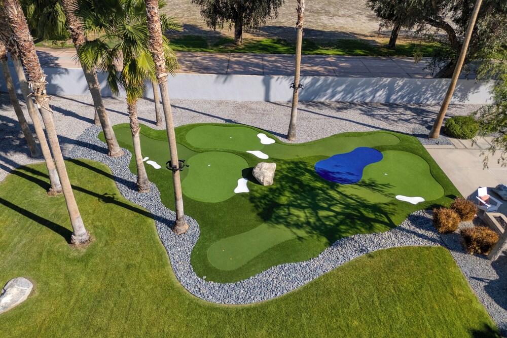The Polo Villas by AvantStay – Modern Oasis Near Empire Polo Club