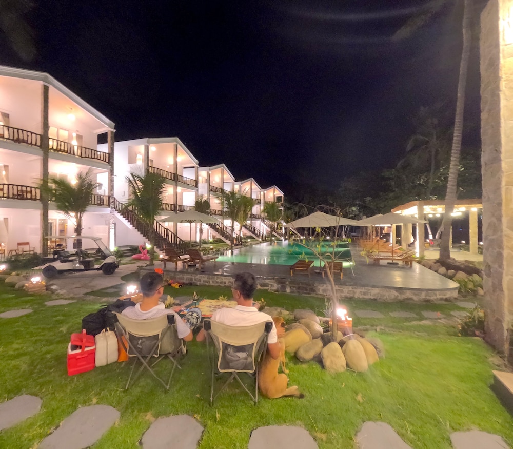 Charm Hon Rom Villas Resort