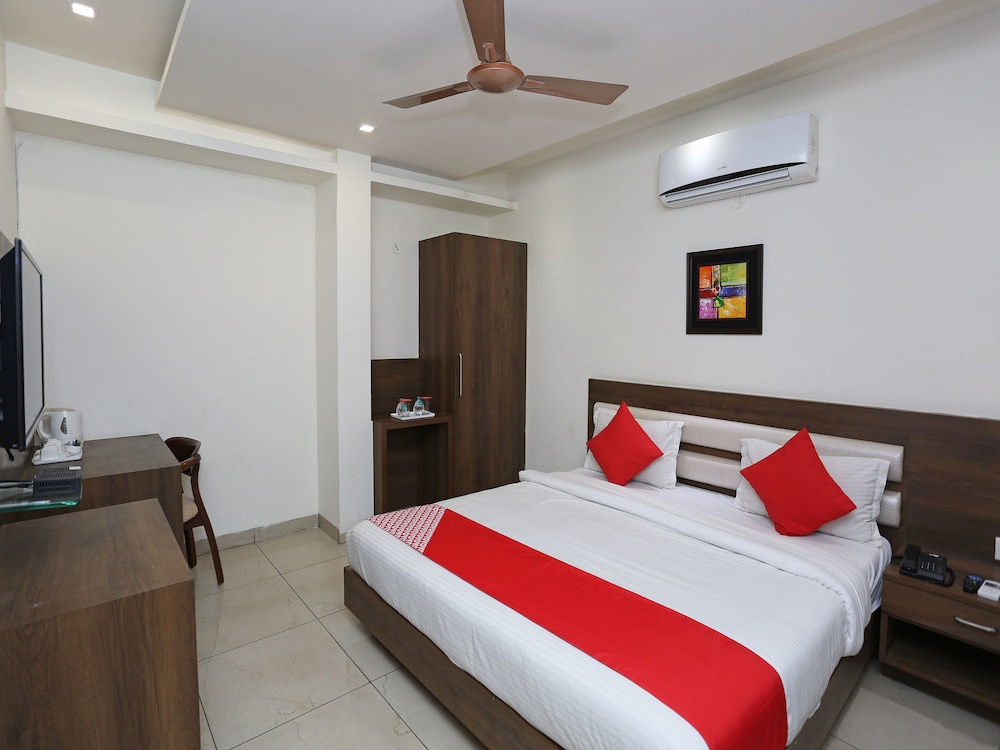 Capital O 5758 Hotel Square 36