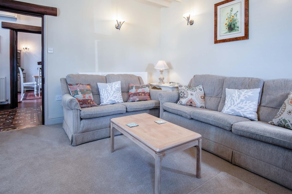 Tregoyr - 3 Bedroom Holiday Home - St Florence
