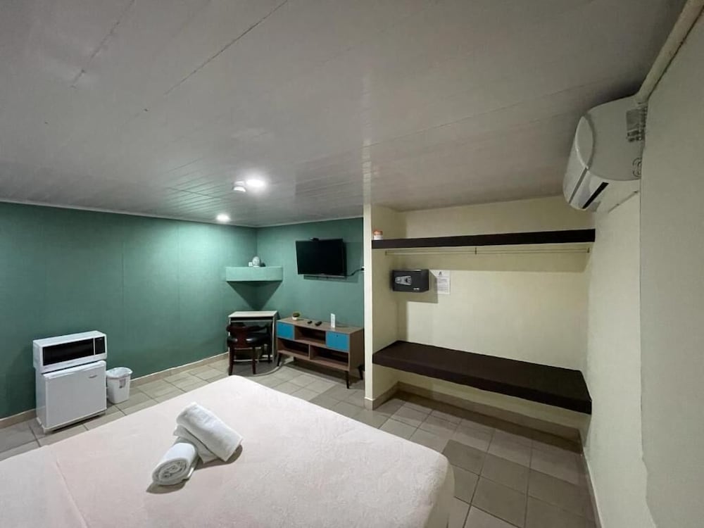 HOSTAL EL PRADO