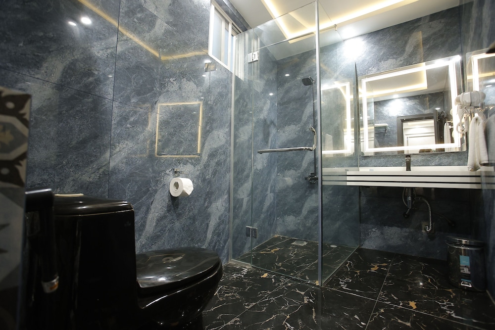ZAR Luxury Suites Murree