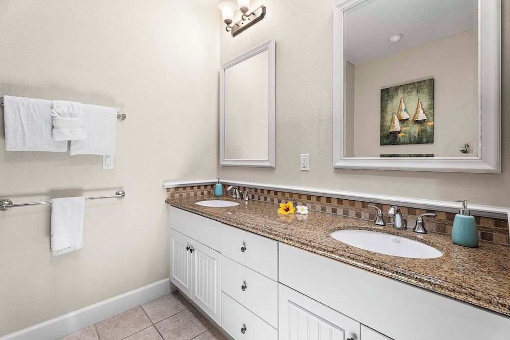 Beautiful Townhome - Great Location & Amenities - Vrkcv