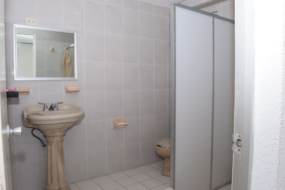 Reynosa Vacations - Hotel Virrey - Property Image 12
