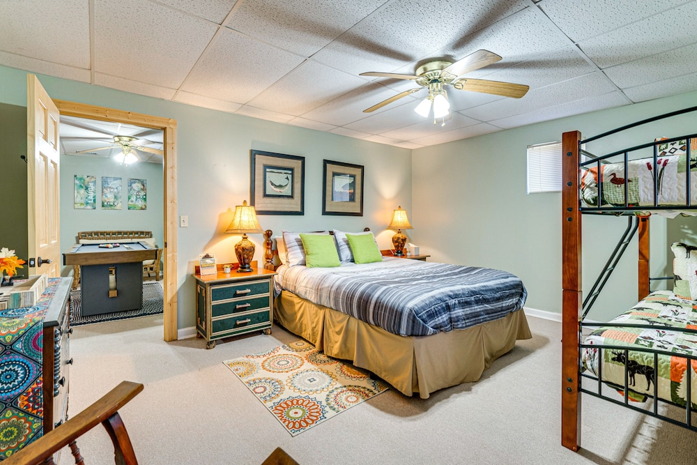 Pet-friendly Hiawassee Cabin w/ Lake Views & Sauna view 3