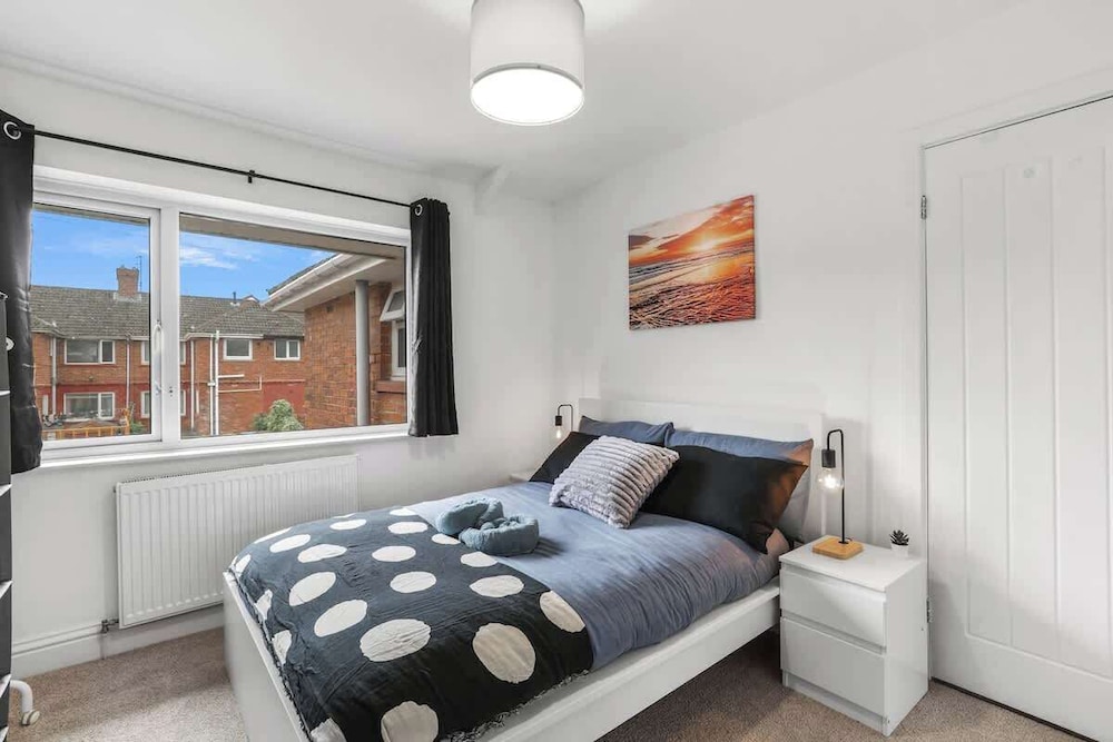 3bedroom House - Free Parking