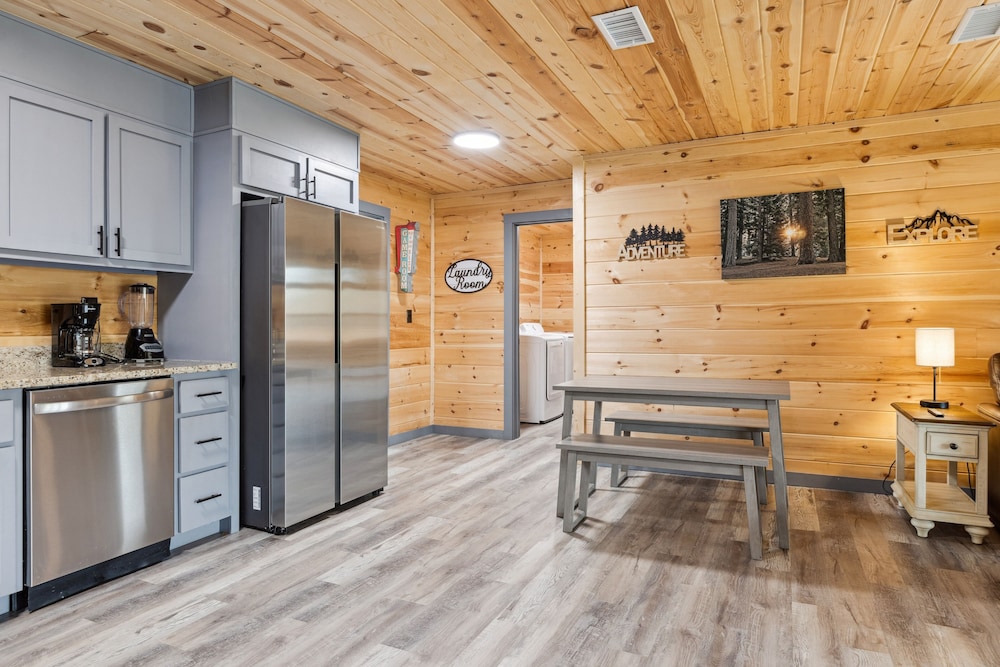 Starlight Valley 3 Bedroom Cabin