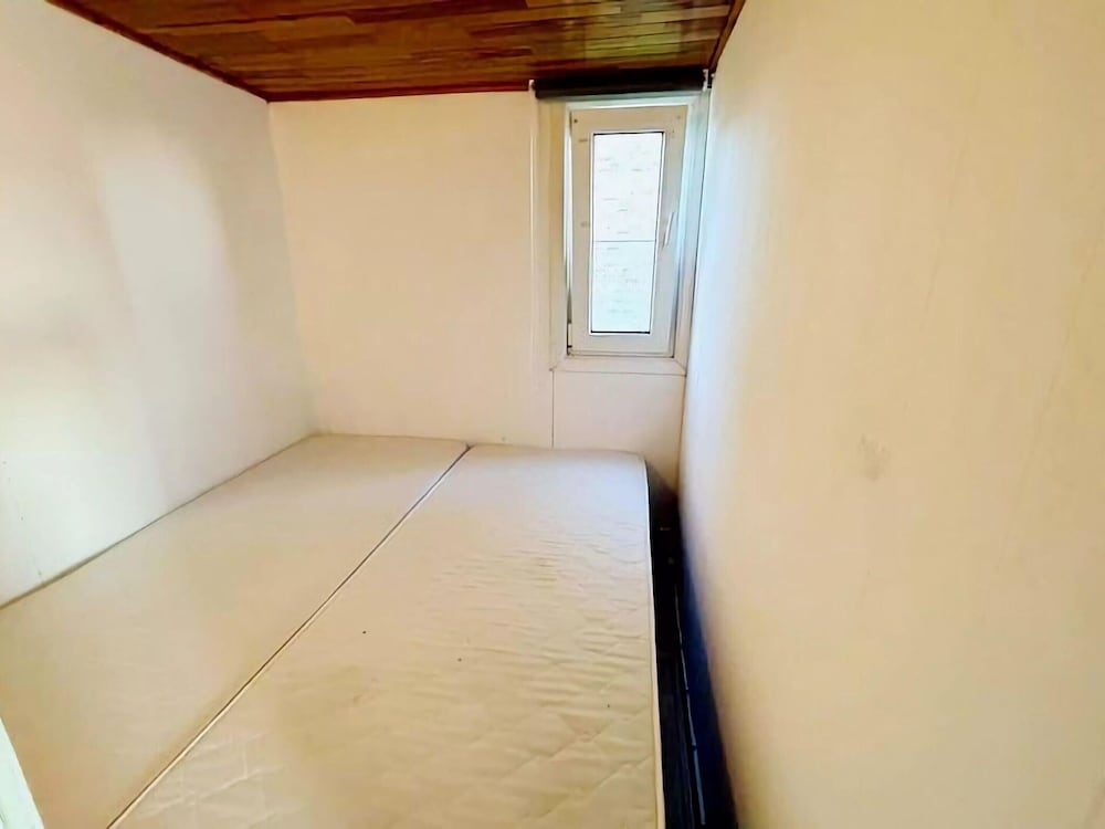 Lovely Holiday Home in Vlaanderen With Garden