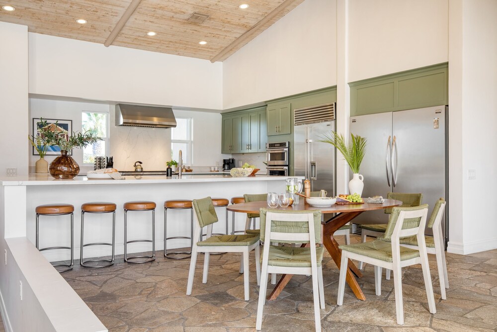 Buena Vista by Avantstay Massive Outdoor Oasis w/ Pool, Spa  Firepit! - Property Image 6