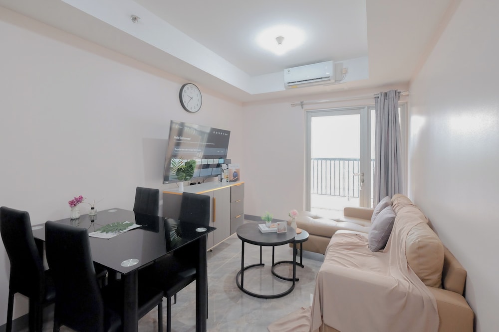 Prime Location 1Br At The Wave Kuningan Apartment