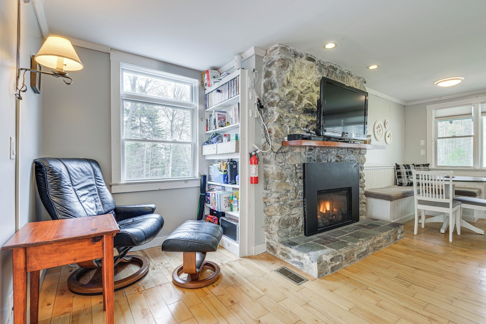 2 Mi to Mt Snow: Warm & Cozy Family Winter Retreat