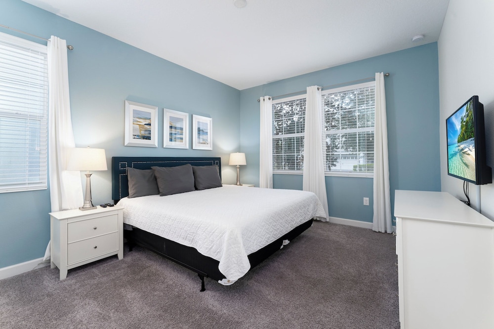 Magical 6BR Villa Pool Themed Room