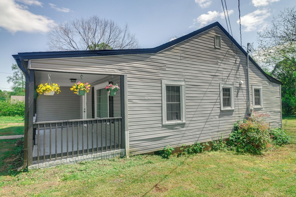 6 Mi to Crowders Mountain: Peaceful Home w/ Porch