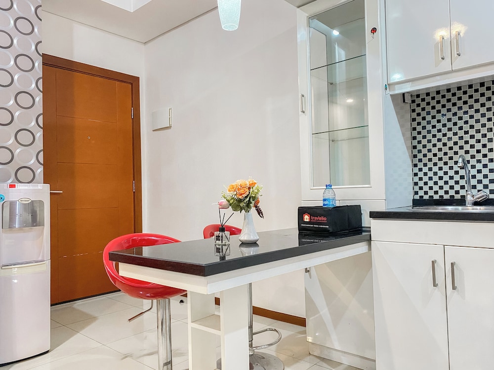 Good Deal And Restful 1Br At Apartment Thamrin Residence