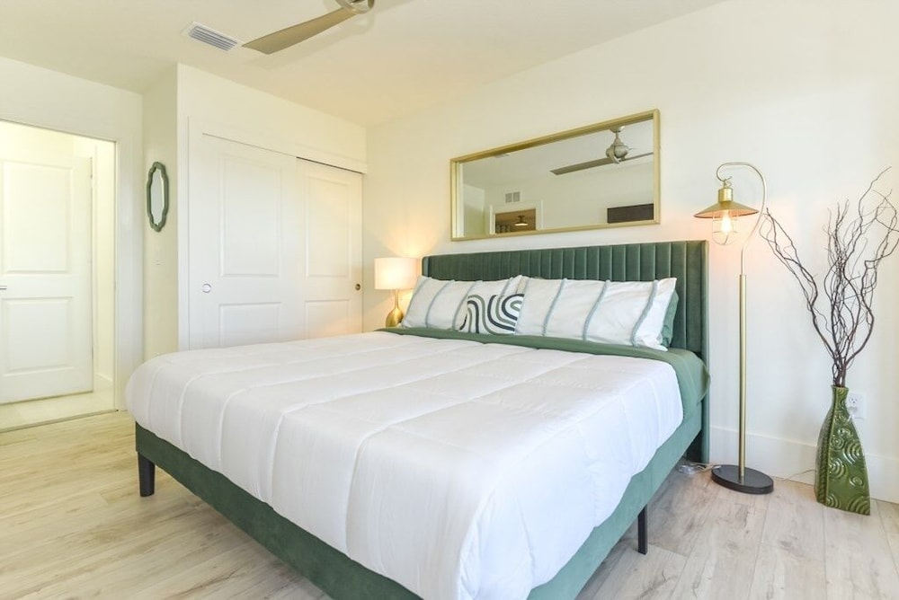 The White House On Flagler Beach - Unit 22 2 Bedroom Home