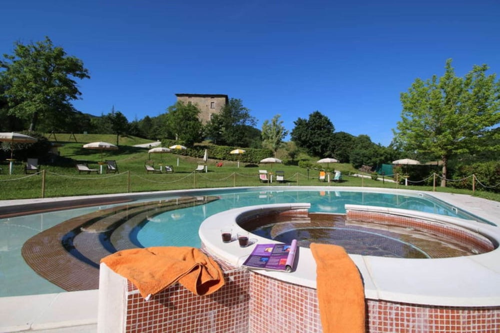 Apartment in Marche Near Urbino and Pool