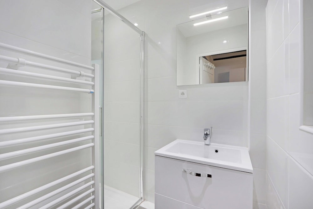 Spacious Studio in Cute Neighborhood