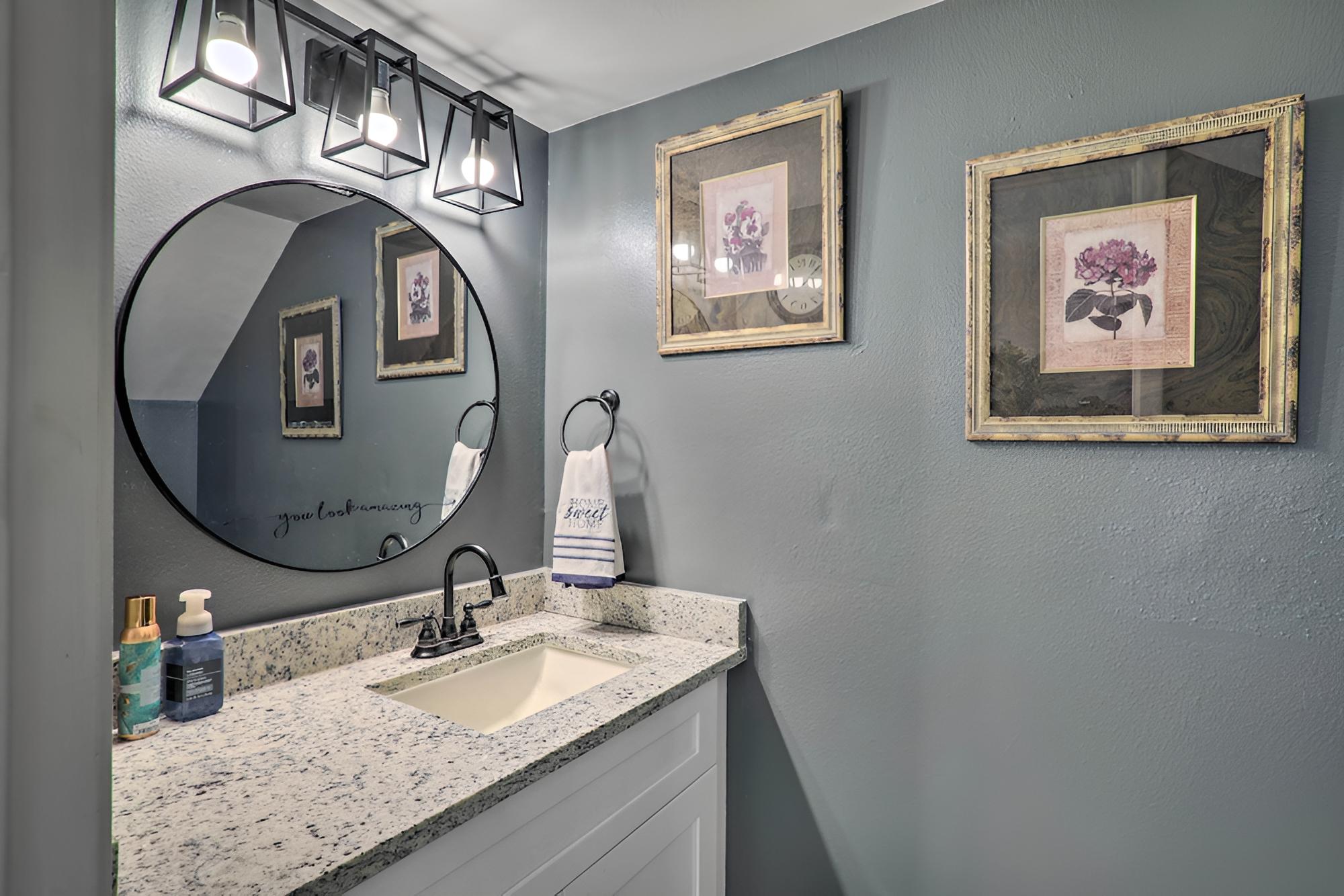 Sea La Vie - Townhome w/ Screened-in Patio! view 3