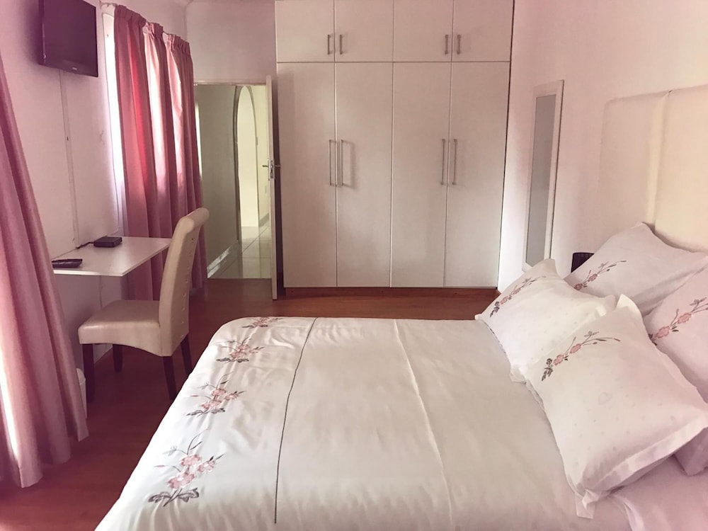 EMMY Guesthouse