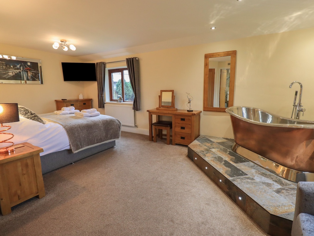 Lancaster Vacations - Orcaber Farm Retreat - Property Image 9