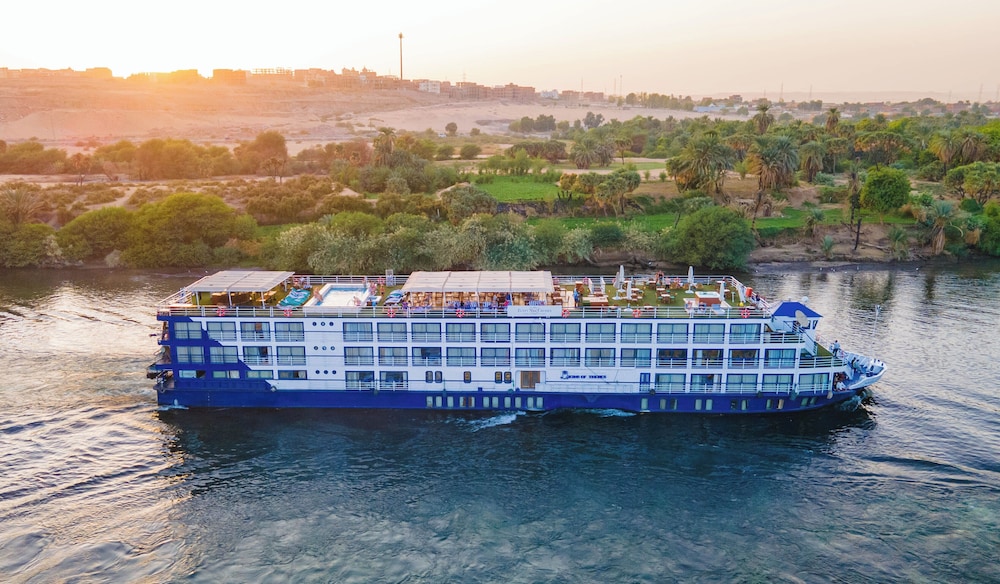 4 Days 3 Nights Nile Cruise Trip from Aswan to Luxor Every Monday, Wednesday and Friday with Guided Tours