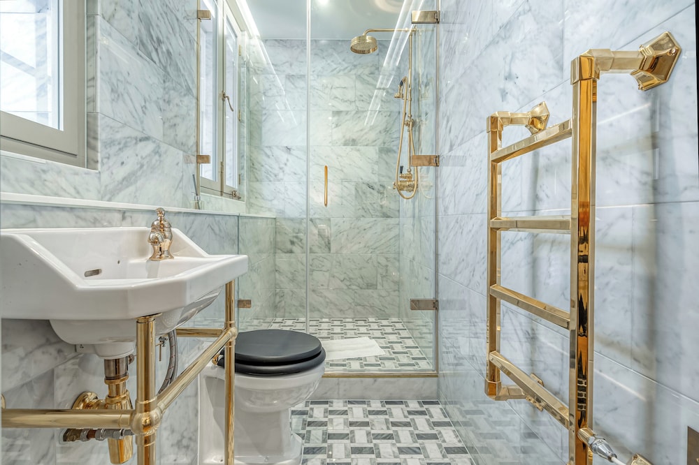 Luxury flats near Big Ben and London Eye
