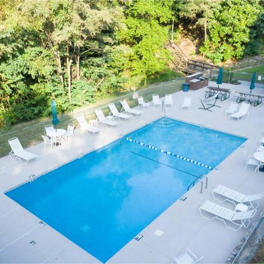 NEW Haven Peaceful Retreat Gorgeous Views Pool view 4